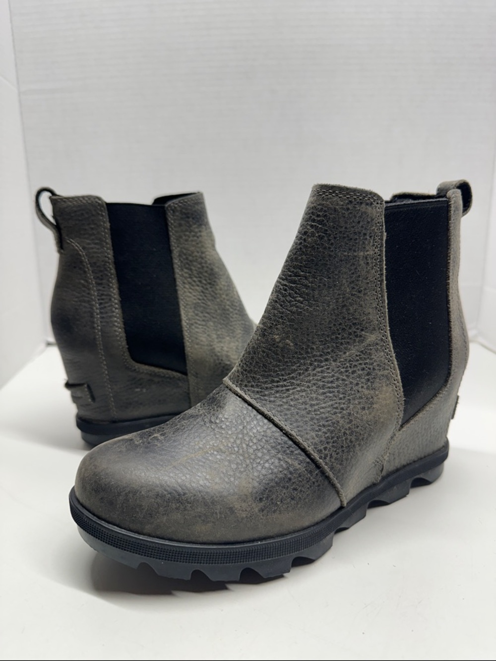 Sorel Joan Of Arctic Wedges II Chelsea Ankle Heeled Boots Bootie Gray Size 7.5